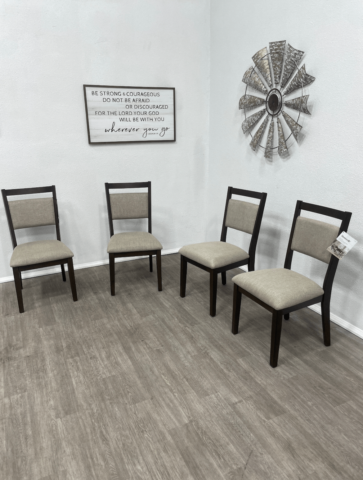 Dining Room Chairs. Set of 6.
